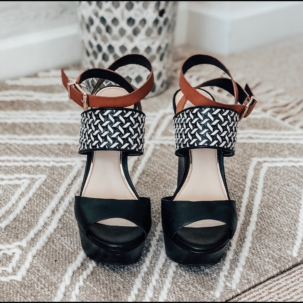 Jessica Simpson Wedges